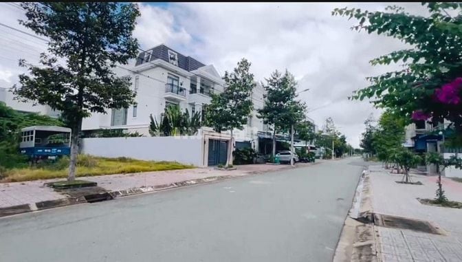 Đất biệt thự Bửu Long 12 tỷ 285m2 hướng Bắc khu song ngữ Lạc Hồng