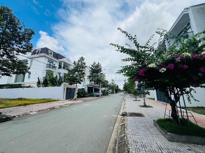 Đất biệt thự Bửu Long 12 tỷ 285m2 hướng Bắc khu song ngữ Lạc Hồng