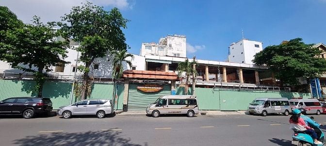 cho thuê 5 căn liền kề mặt tiền chính hoàng việt