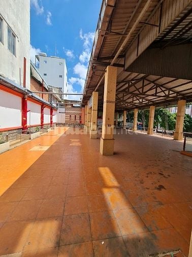 cho thuê 5 căn liền kề mặt tiền chính hoàng việt
