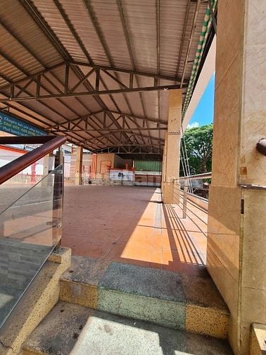 cho thuê 5 căn liền kề mặt tiền chính hoàng việt