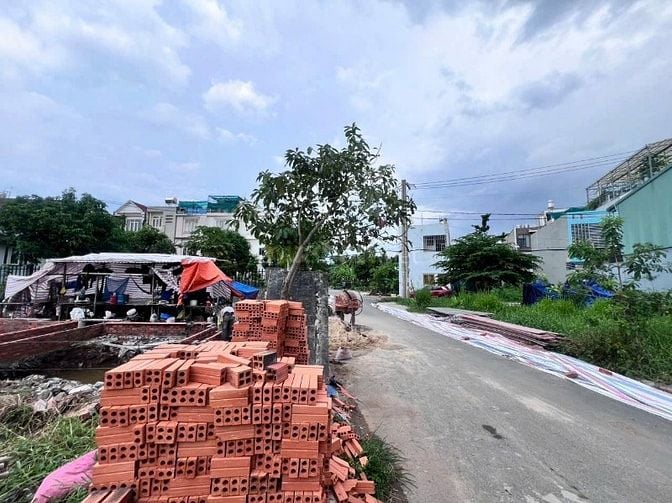ĐẤT BÁN KHU PHÂN LÔ ĐẸP -  ĐƯỜNG RỘNG VÀ THÔNG CÓ VỈA HÈ 2 BÊN RỘNG 9M