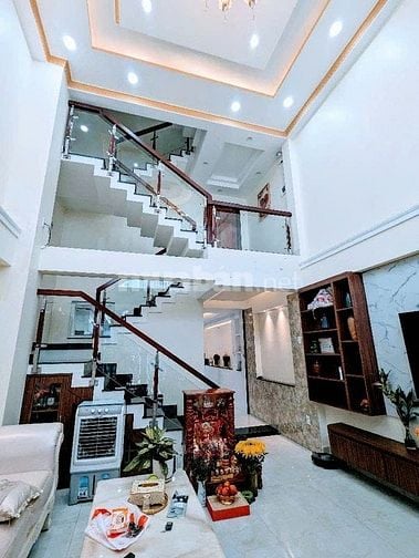 Bán Gấp Nhà Ngõ Phạm Hữu Lầu, Q7: 80m2, 3 Tầng, 3PN, Sổ Đỏ, Giá Hấp