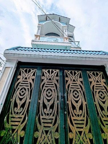 Bán Gấp Nhà Ngõ Phạm Hữu Lầu, Q7: 80m2, 3 Tầng, 3PN, Sổ Đỏ, Giá Hấp