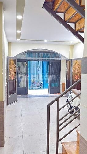 Bán nhà 2 tầng Huỳnh Văn Bánh, P13. Ngay Lê Văn Sỹ, Nhà thờ Ba Chuông
