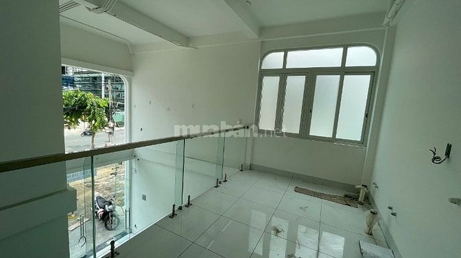 MẶT BẰNG CHO THUÊ NGAY TRẠM METRO QUẬN 3