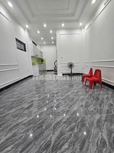 5 TẦNG THANG MÁY, NGÕ NÔNG GẦN PHỐ, NGAY SÁT CẦU KIM ĐỒNG GIÁ 9.5 TỶ. 