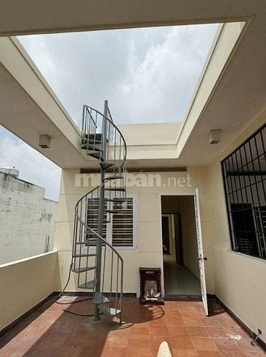 Nhà nằm trong nội khu Tên Lửa 80m2 4 tầng ở ngay chỉ 10 tỷ nhỉn