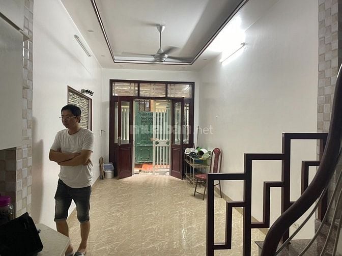 Nhà riêng ngõ phố đại la gần trần đại nghĩa dt33m2x5,5t giá 13tr 
