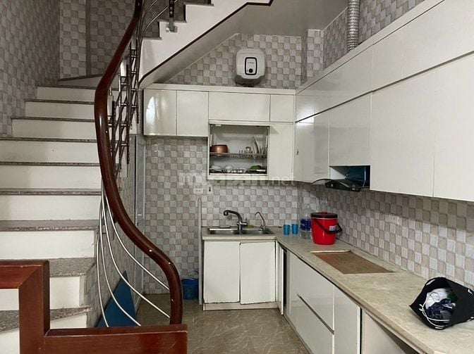 Nhà riêng ngõ phố đại la gần trần đại nghĩa dt33m2x5,5t giá 13tr 