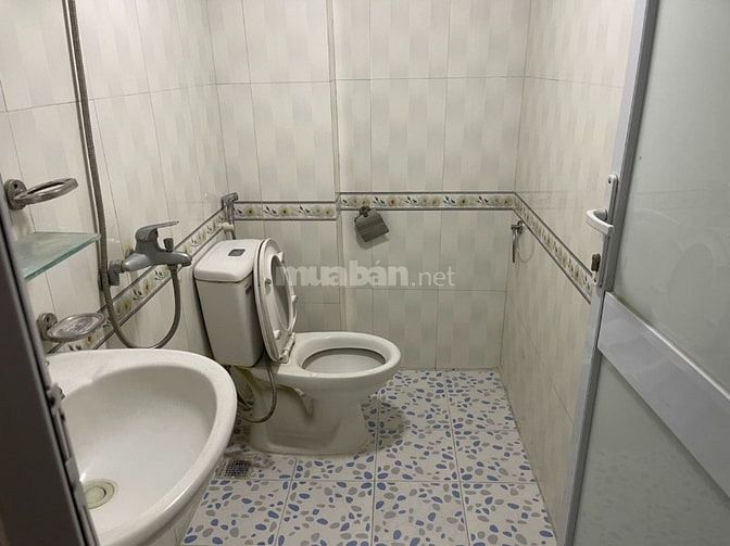 Nhà riêng ngõ phố đại la gần trần đại nghĩa dt33m2x5,5t giá 13tr 