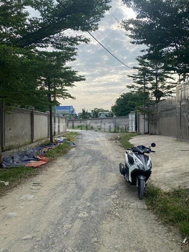 Chính chủ cần bán gấp lô đất đẹp ở DH406 Phường Khánh Bình