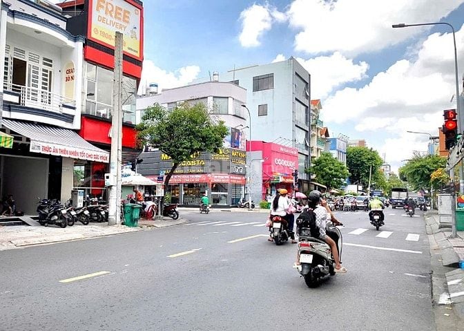 Bán nhà MTKD đường Tân Sơn Nhì, DT 6x20m, 2 Lầu, giá 25 Tỷ TL