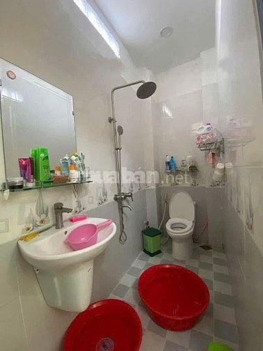 Bán gấp nhà NGAY CHỢ BÌNH CHÁNH đang cho thuê 8tr/th-120m2-630tr