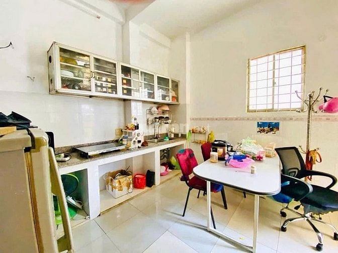 Bán gấp nhà NGAY CHỢ BÌNH CHÁNH đang cho thuê 8tr/th-120m2-630tr