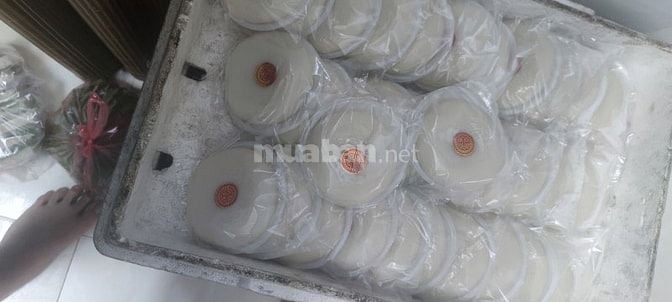 cần tuyển người phụ làm bánh nuôi ăn ở tại gia đình