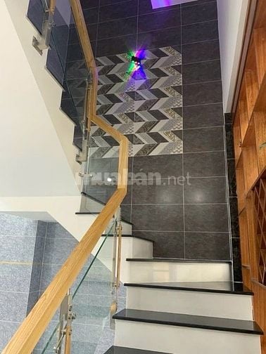 Nhà đẹp Phan Xích Long Phú Nhuận dt54m2 Ngang 4.2m. Giá 3ty800. Sổ sẵn