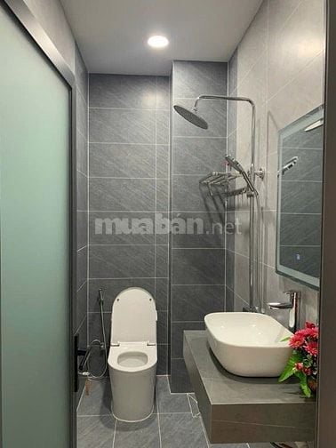 Nhà đẹp Phan Xích Long Phú Nhuận dt54m2 Ngang 4.2m. Giá 3ty800. Sổ sẵn