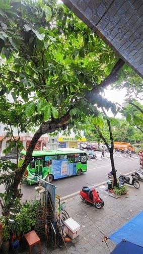CHO THUÊ TẦNG 2, MẶT TIỀN PHỐ PHÙNG HƯNG,  DT 35 M2, TIỆN KINH DOANH,Ở