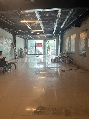 Cho thuê cửa hàng 120m2, 2 mặt tiền Nguyễn Văn Cừ và Nguyễn Sơn, LB
