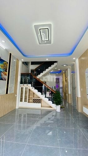KẸT TIỀN KHÓ KHĂN XOAY SỞ CÔNG VIỆC , BÁN GẤP CĂN NHÀ MỚI SHR 