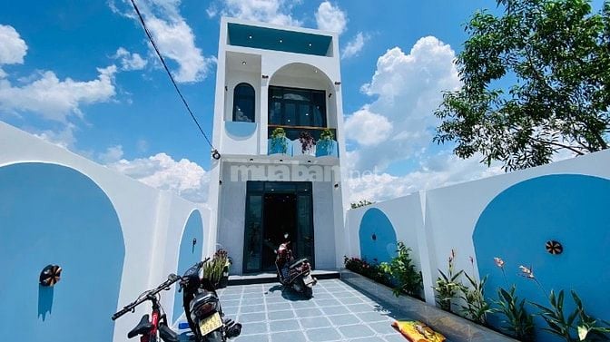 KẸT TIỀN KHÓ KHĂN XOAY SỞ CÔNG VIỆC , BÁN GẤP CĂN NHÀ MỚI SHR 