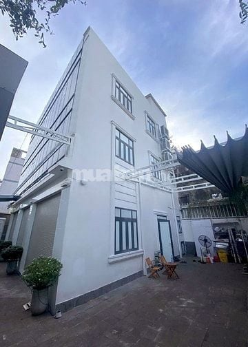 Bán nhà 2 mặt tiền Bến Vân Đồn, Quận 4. 213,8m² đất. giá 380 triệu/m²