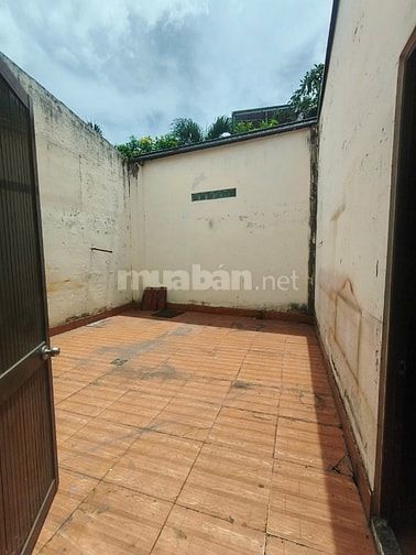 Cần bán nhà MTKD đường Quốc Lộ 1A, Thị trấn Bến Lức.