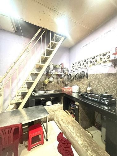 NHÀ 2 TẦNG - SÁT BÊN SIÊU THỊ METRO - VÀI BƯỚC CHÂN QUA GÒ VẤP