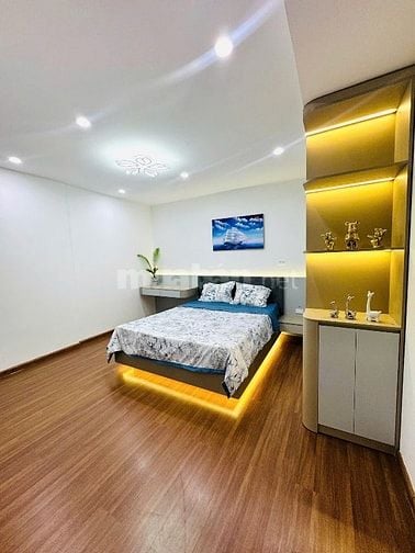 3 Ngủ full nội thất tầng trung giá tốt nhất khu . 