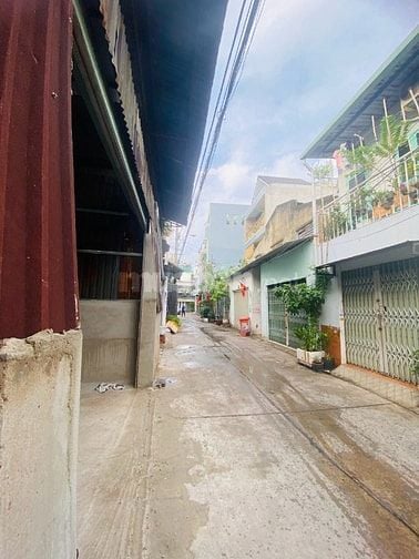 Chính chủ cần bán lô đất góc đẹp ngay Q12.Sổ hồng trao tay