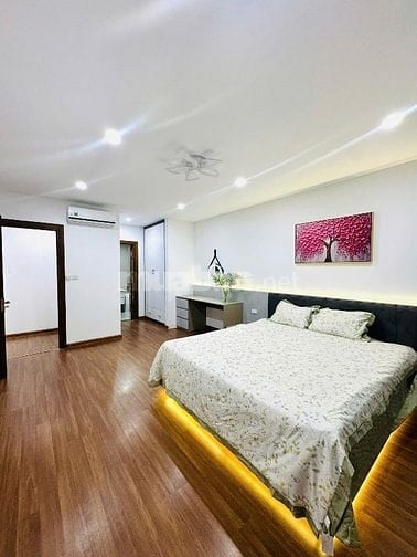 3 Ngủ full nội thất tầng trung giá tốt nhất khu . 