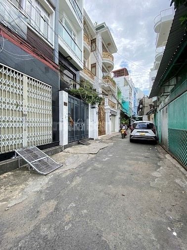 Nhà bán mới đẹp vào ở ngay ,sổ chính chủ