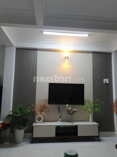 Nhà bán mới đẹp vào ở ngay ,sổ chính chủ