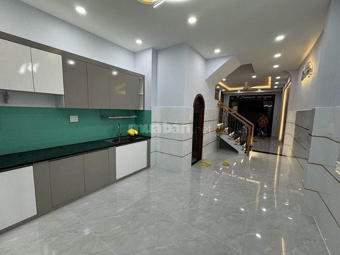 Kẹt nợ bán gấp 60m2 nhà 1 lầu đường Nguyễn Văn Luông,quận 6,giá 885tr
