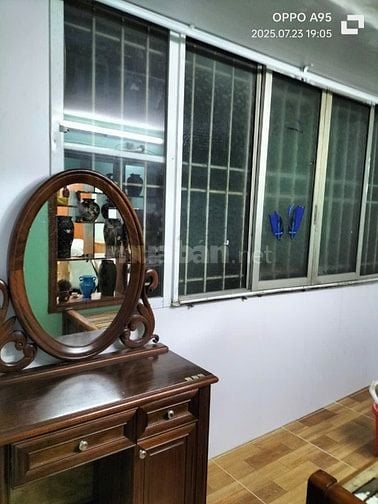 Cho thuê nhà tập thể phòng 411 - E5 Phương Mai, quận Đống Đa, Hà Nội