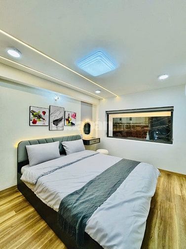 Cần tiền bán gấp Nhà 3 Lầu đẹp Cao cấp Hồ Biểu Chánh, P9, Q.Phú Nhuận.
