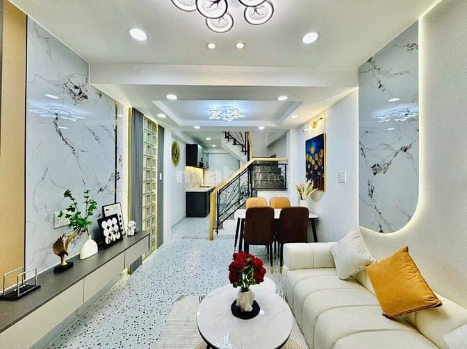 Cần tiền bán gấp Nhà 3 Lầu đẹp Cao cấp Hồ Biểu Chánh, P9, Q.Phú Nhuận.