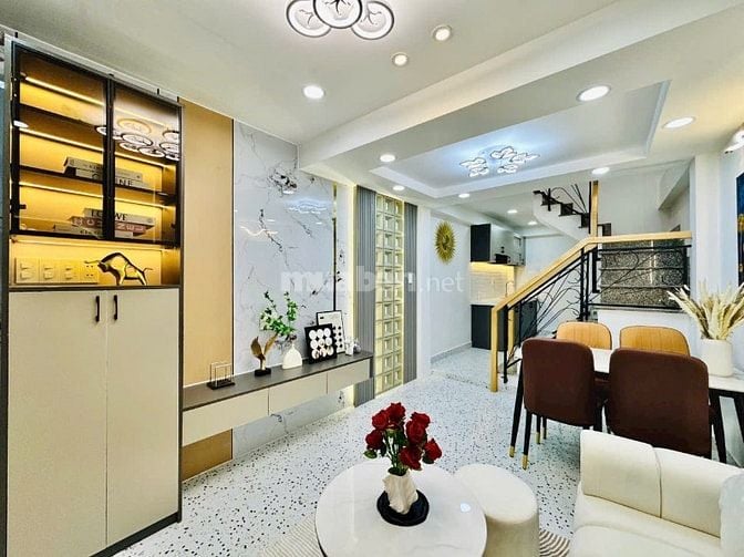Cần tiền bán gấp Nhà 3 Lầu đẹp Cao cấp Hồ Biểu Chánh, P9, Q.Phú Nhuận.