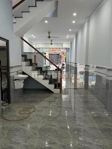Tài chính 700-800 triệu cần tìm nhà liên hệ em Nhà ngộp giá 750tr