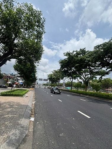 BÁN NHÀ TRUNG TÂM TP.HCM – NGAY CẦU THỊ NGHÈ, SÁT QUẬN 1- Giá 5,3 tỷ  