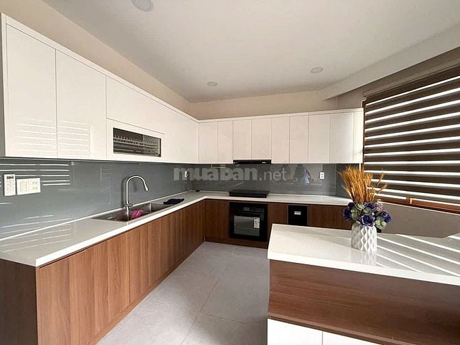Bán nhà phố 2 mặt tiền Hoàng Việt, Tân Bình, 6x14m, 5 tầng, sổ hồng