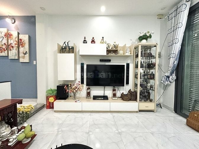 Bán nhà HXH Phan Xích Long 3 tầng sân thượng 4PN chỉ 10m ra mặt tiền