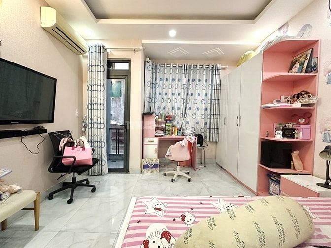 Bán nhà HXH Phan Xích Long 3 tầng sân thượng 4PN chỉ 10m ra mặt tiền