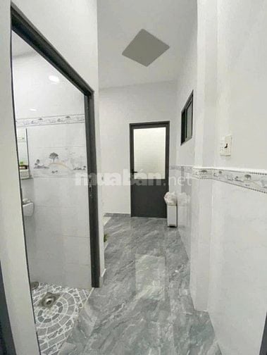 Diện tích 4x11 một trệt một lầu chính chủ bán