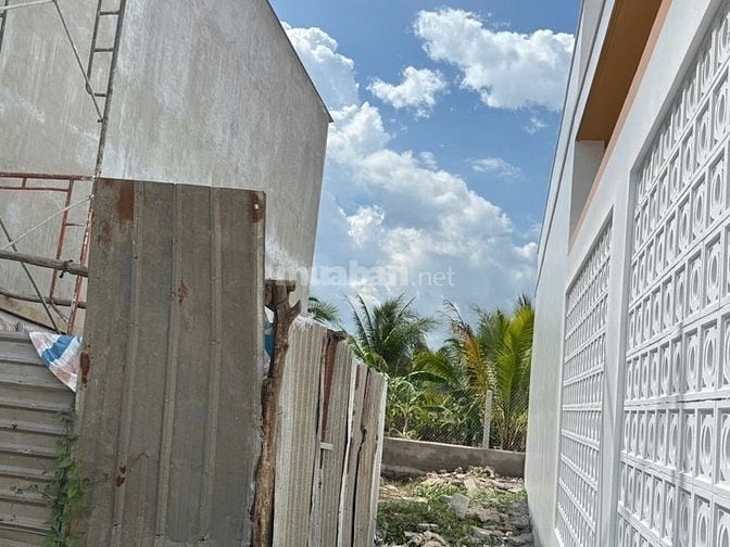 Bán đất vị trí đẹp, hẻm xây nhà đông đúc