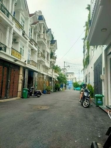 🌿 NHÀ 4 TẦNG - HẺM XE HƠI VÀO TẬN NHÀ - KHU PHÂN LÔ QUẬN 12 - GIÁ SIÊ