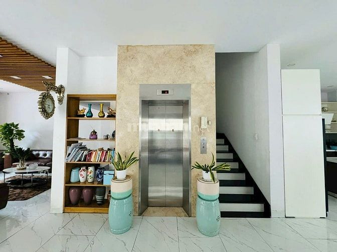 Biệt thự khu VIP Cityland Reverside Quận 7. 10*22, hầm+4 tầng, TM. 44 