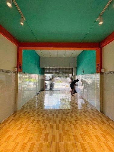 Cho thuê nhà mặt tiền Nguyễn Thông, P.V.T.Sáu, Q.3 giá 18tr