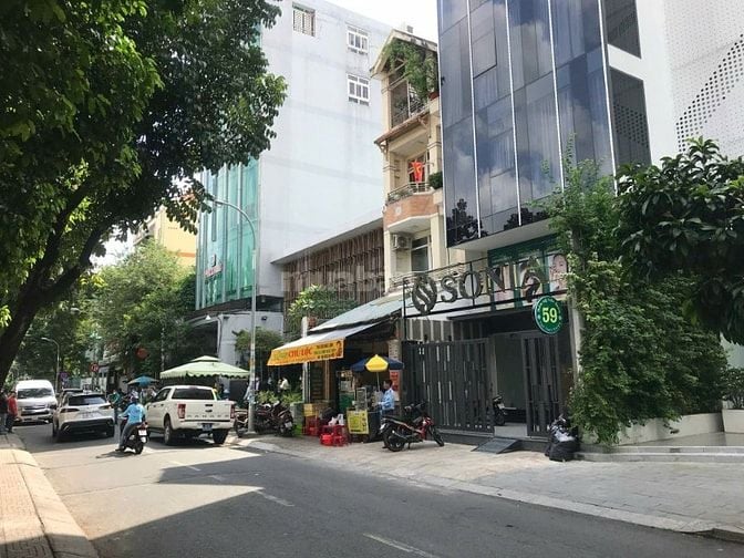 Hàng kín,toà nhà 388J Hai Bà Trưng, DT: 8x18 kết cấu hầm 5T t/n 120tr